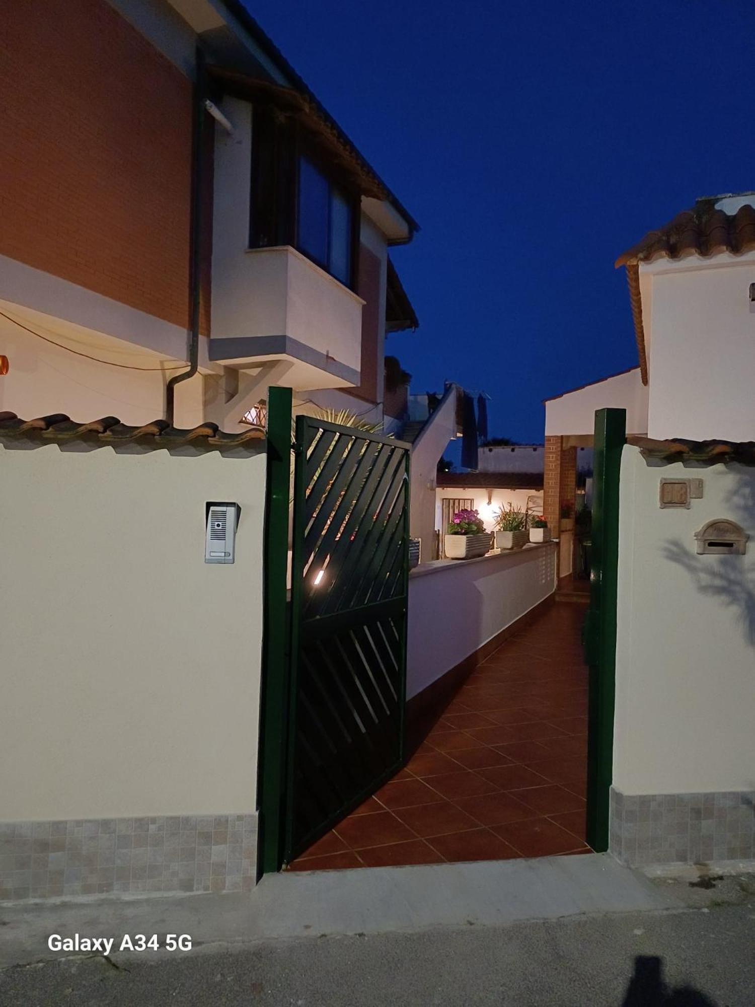 Ferienwohnung Civico18 Fiumicino Exterior foto
